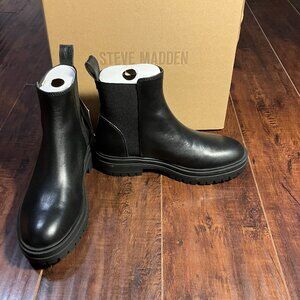 * NEW * Steve Madden Ladies' Leather Gore Chelsea Boot - Size 10